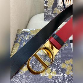Новая коллекция Dior на официальном сайте. Модель с подиума. Созд