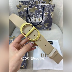 Новая коллекция Dior на официальном сайте. Модель с подиума. Созд