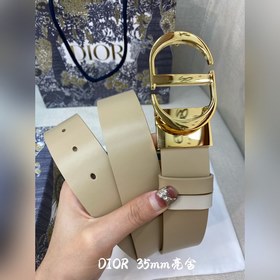 Новая коллекция Dior на официальном сайте. Модель с подиума. Созд