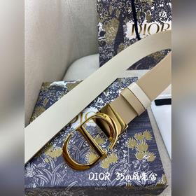 Новая коллекция Dior на официальном сайте. Модель с подиума. Созд