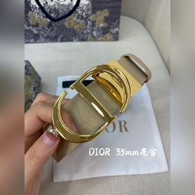 Новая коллекция Dior на официальном сайте. Модель с подиума. Созд