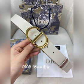 Новая коллекция Dior на официальном сайте. Модель с подиума. Созд
