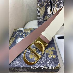 Новая коллекция Dior на официальном сайте. Модель с подиума. Созд