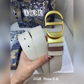 Новая коллекция Dior на официальном сайте. Модель с подиума. Созд