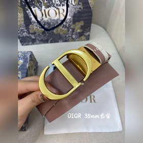 Новая коллекция Dior на официальном сайте. Модель с подиума. Созд