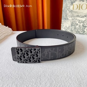 Эта металлическая пряжка для ремня из латуни с покрытием от Dior 