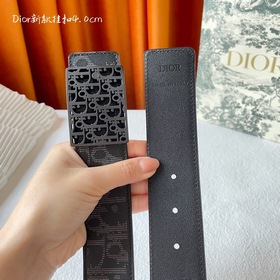 Эта металлическая пряжка для ремня из латуни с покрытием от Dior 