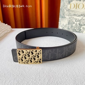 Эта металлическая пряжка для ремня из латуни с покрытием от Dior 