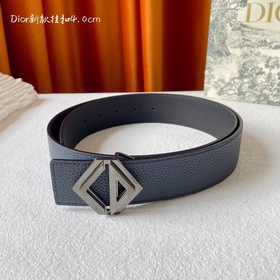 Эта металлическая пряжка для ремня из латуни с покрытием от Dior 