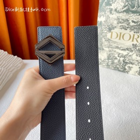 Эта металлическая пряжка для ремня из латуни с покрытием от Dior 