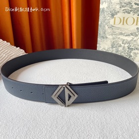 Эта металлическая пряжка для ремня из латуни с покрытием от Dior 