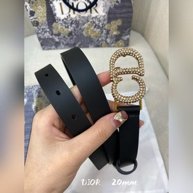 Официальный сайт Dior. Модель с подиума. Создана с целью обеспечи