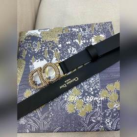 Официальный сайт Dior. Модель с подиума. Создана с целью обеспечи