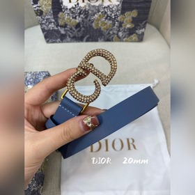 Официальный сайт Dior. Модель с подиума. Создана с целью обеспечи