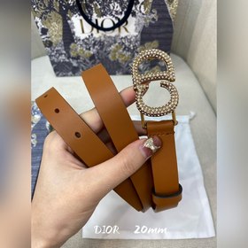 Официальный сайт Dior. Модель с подиума. Создана с целью обеспечи