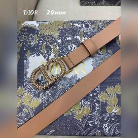 Официальный сайт Dior. Модель с подиума. Создана с целью обеспечи