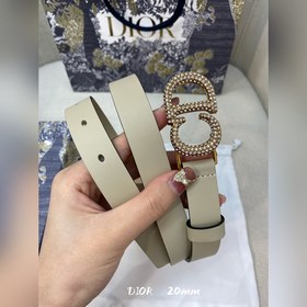 Официальный сайт Dior. Модель с подиума. Создана с целью обеспечи