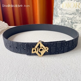 Эта металлическая пряжка для ремня из латуни с покрытием от Dior 