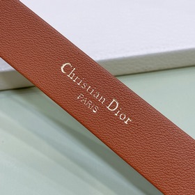 Dior Pearl латунь, металл, двусторонняя телячья кожа с логотипом 