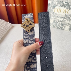 Эта металлическая пряжка для ремня из латуни с покрытием от Dior 