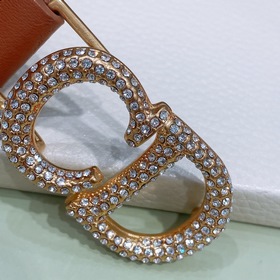 Новая модель CD-поясной пряжки Dior 23 для нового года. Классичес