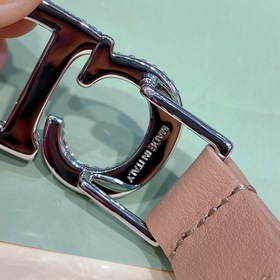 Новая модель Dior 23 для нового года, поясная пряжка в форме седл