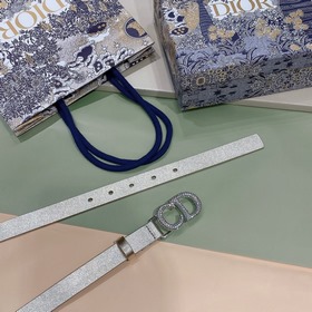 Новая модель Dior 23 для нового года, поясная пряжка в форме седл
