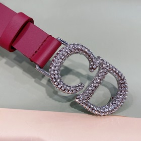 Новая модель Dior 23 для нового года. Поясная пряжка в форме седл