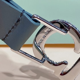 Новая модель Dior 23 для нового года, поясная пряжка в форме седл