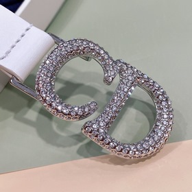 Новая модель Dior 23 для нового года, поясная пряжка в форме седл