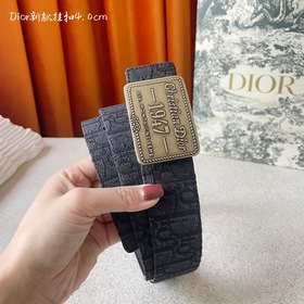 Эта металлическая пряжка для ремня из латуни с покрытием от Dior 