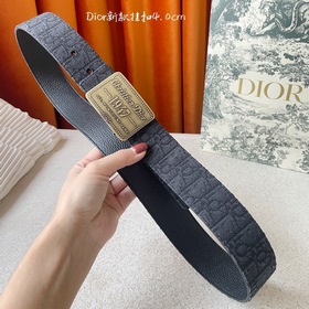 Эта металлическая пряжка для ремня из латуни с покрытием от Dior 