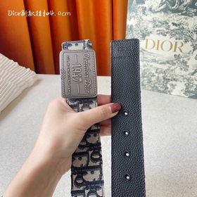Эта металлическая пряжка для ремня из латуни с покрытием от Dior 