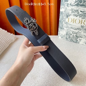Эта металлическая пряжка для ремня из латуни с покрытием от Dior 