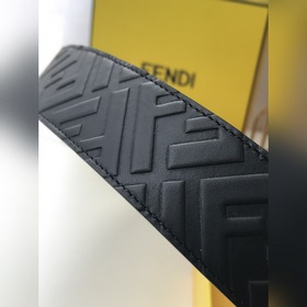Упаковка в специальной коробке. Новая модель FD с широким ремешко