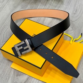 FENDI (Фенди) Модель, аналогичная представленной в магазине. Шири