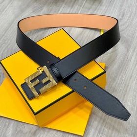 FENDI (Фенди) Модель, аналогичная представленной в магазине. Шири