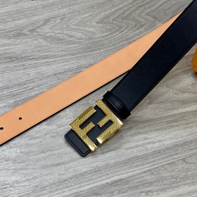 FENDI (Фенди) Модель, аналогичная представленной в магазине. Шири