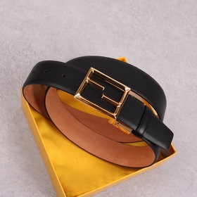 FENDl (Fendi) ширина 38 мм, изготовлен из импортной телячьей кожи
