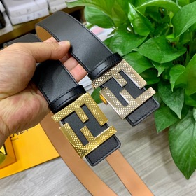 FENDI (Фенди) Модель, аналогичная представленной в магазине. Шири