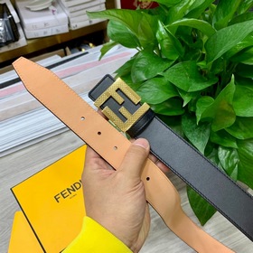FENDI (Фенди) Модель, аналогичная представленной в магазине. Шири