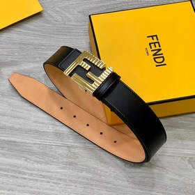 FENDI (Фенди) Модель, аналогичная представленной в магазине. Шири
