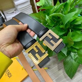 FENDI (Фенди) Модель, аналогичная представленной в магазине. Шири