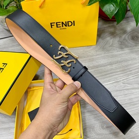 FENDl (Fendi) Модель, аналогичная представленной в магазине. Двус