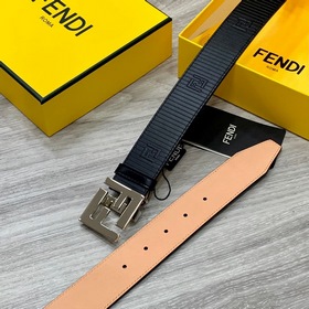 FENDI (Фенди) Модель, аналогичная представленной в магазине. Шири