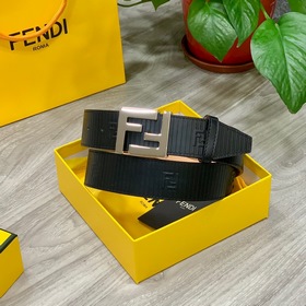 FENDI (Фенди) Модель, аналогичная представленной в магазине. Шири