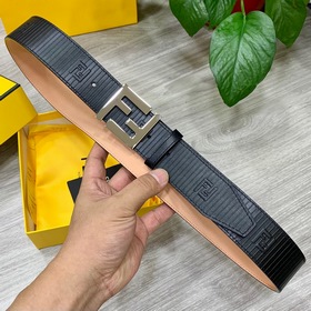 FENDI (Фенди) Модель, аналогичная представленной в магазине. Шири