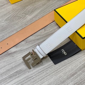 FENDI (Фенди) Модель, идентичная представленной в магазине. Ширин