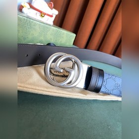 GUCCI Двусторонняя поясная сумка GUCCI 3,7, одна сторона из кожи 