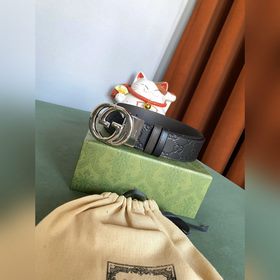 GUCCI Двусторонний пояс GUCCI шириной 3,7 см, одна сторона из кож